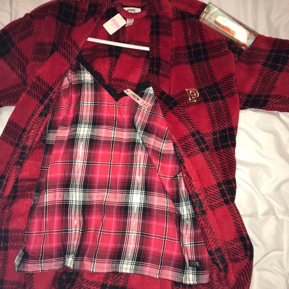 Vs robes and sleep cami w/ sleep mask - Picture 3 of 6